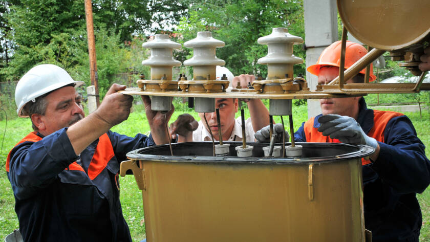 construction of electronic transformer